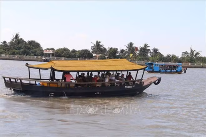 El turismo fluvial atrae a los visitantes. (Foto: VNA)