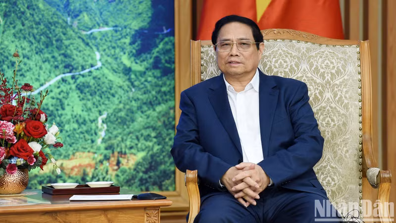 El dirigente vietnamita habla en la reunión.