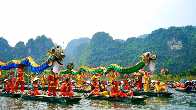 La danza del dragón en el río. 