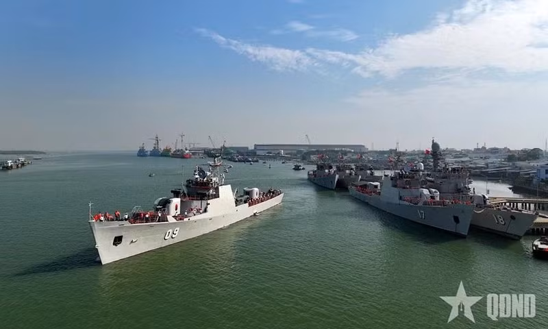 El buque 09, perteneciente a la Brigada 171 de la Región Naval 2 de la Armada Popular de Vietnam zarpó para participar en el Ejercicio Naval Multilateral de Komodo 2025 (MNEK-5) en Indonesia. (Foto: qdnd.vn)
