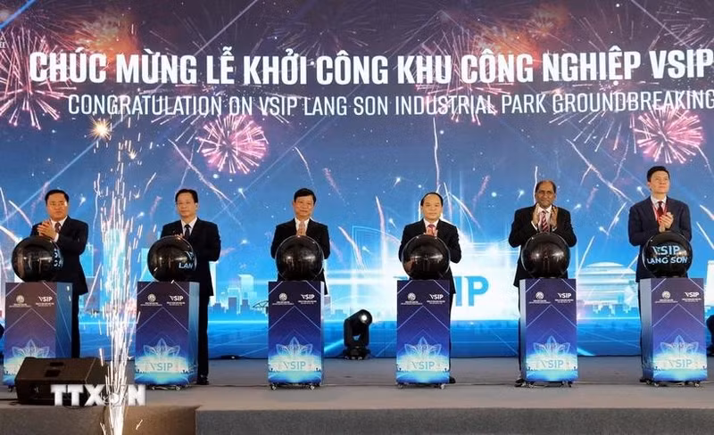 En la ceremonia de inicio de cosntrucción del parque industrial Vietnam-Singapur (VSIP) en Lang Son. (Foto: VNA)