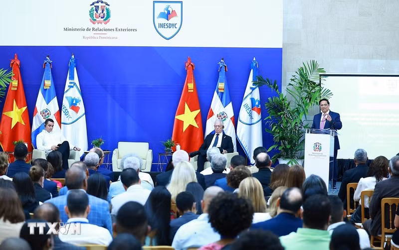 El primer ministro vietnamita, Pham Minh Chinh, interviene en el evento. (Foto: VNA)