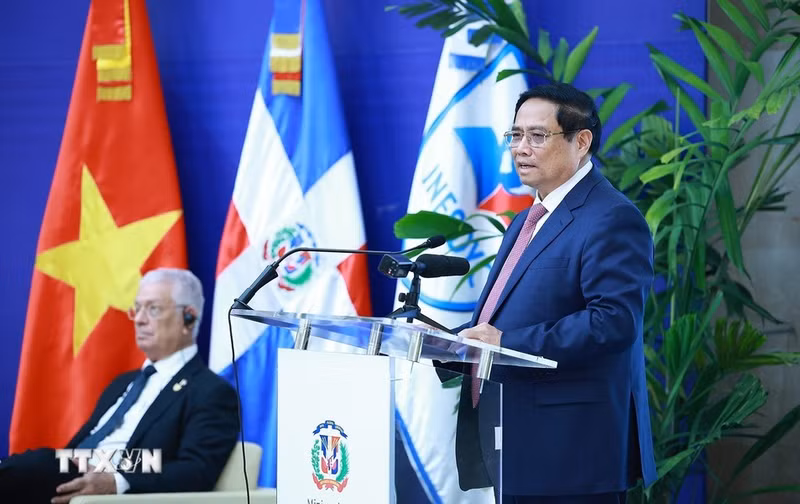 El primer ministro vietnamita, Pham Minh Chinh, interviene en el evento. (Foto: VNA)