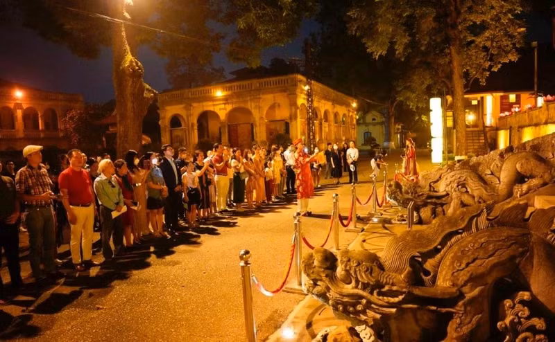 Un tour nocturno en la Ciudadela Imperial de Thang Long. (Foto: Internet)