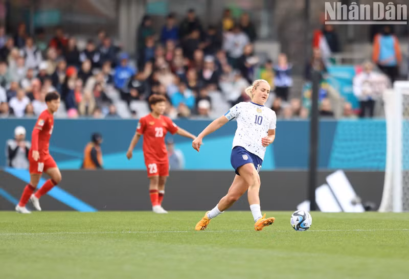 En la recta final de la primera parte, la capitana Horan amplió la ventaja de su equipo tras un descuido de la defensa Chuong Thi Kieu. En la recta final de la primera parte, la capitana Horan amplió la ventaja de su equipo tras un descuido de la defensa Chuong Thi Kieu.
