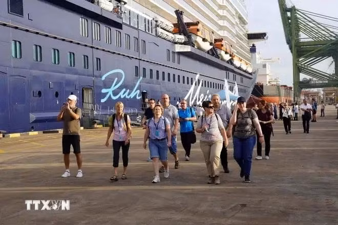 Turistas a la provincia de Ba Ria-Vung Tau. (Foto: VNA)