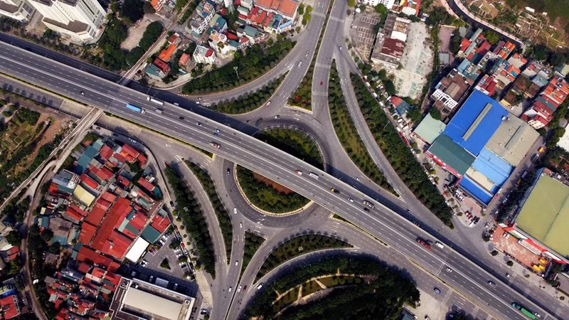 La intersección vial que conecta el distrito de Long Bien y el anillo periférico 5. (Fotografía: VNA)
