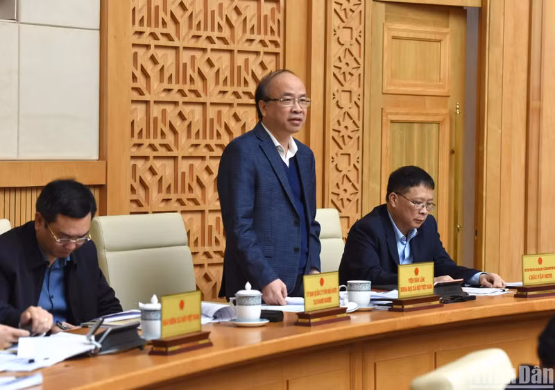 El presidente de la Academia de Ciencias Sociales de Vietnam, Phan Chi Hieu.