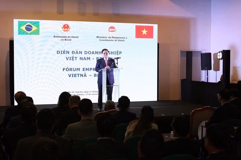El premier vietnamita, Pham Minh Chinh, interviene en el Foro Empresarial Vietnam-Brasil. (Foto: VNA)