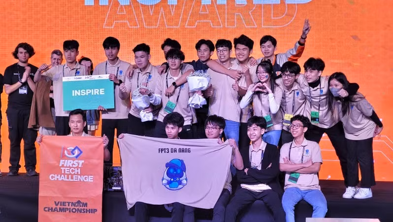 El grupo de estudiantes de Da Nang FPT3DN.Robotown gana boleto en el torneo mundial de robótica FIRST Champion en Estados Unidos en abril de 2024. (Foto: nld.com.vn)