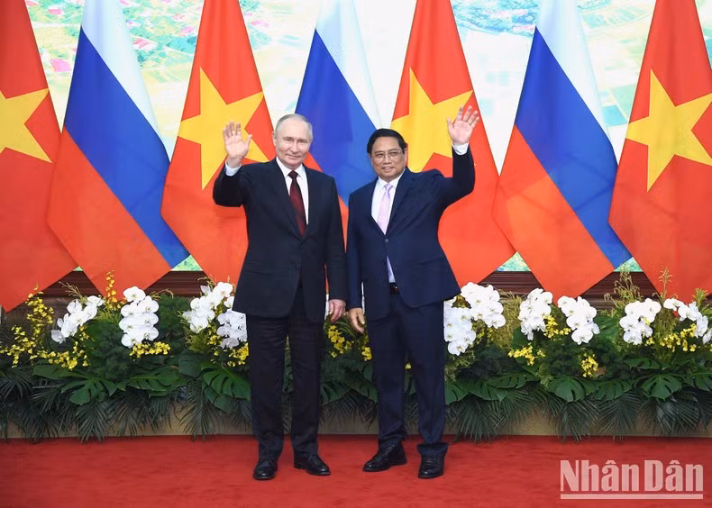 El primer ministro Pham Minh Chinh y el presidente de Rusia, Vladimir Putin.
