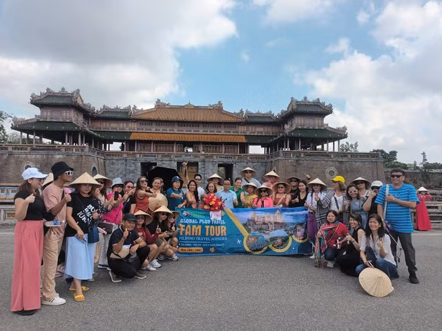 El grupo de agencias de viajes de Filipinas en Hue. (Foto: toquoc.vn)