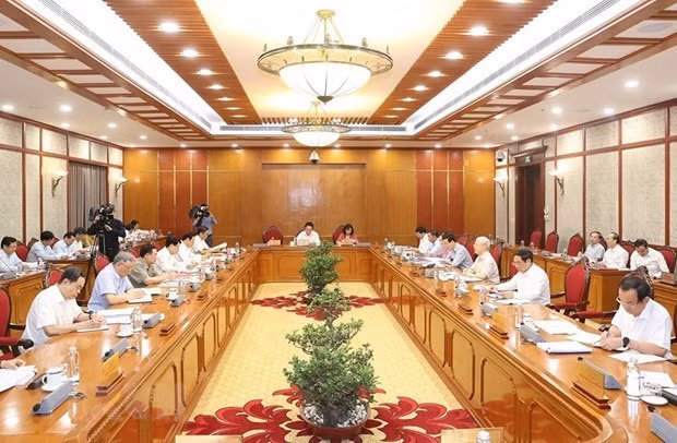 El secretario general del Partido Comunista de Vietnam, Nguyen Phu Trong, preside la reunión. (Foto: VNA)