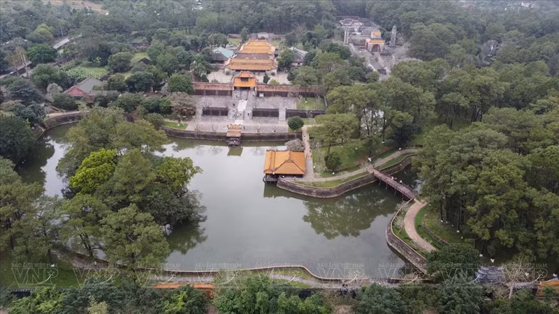 Vista panorámica de la tumba del rey Tu Duc desde arriba. (Foto: VNA)
