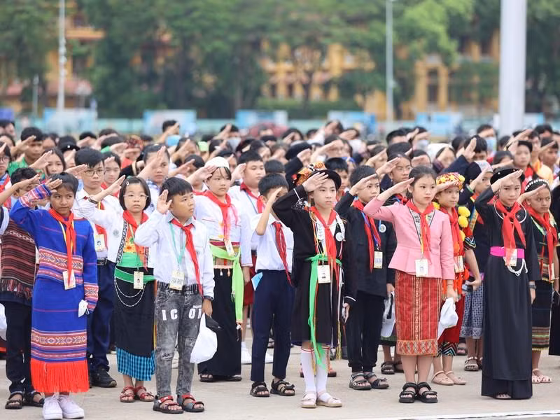 Los delegados son 263 niños destacados de los 54 grupos étnicos de Vietnam. (Fotografía: tienphong.vn) 