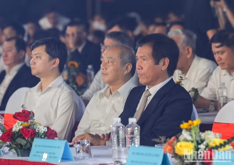 El subdirector general del Departamento General de Educación Física y Deportes, Tran Duc Phan, participa en el evento. El subdirector general del Departamento General de Educación Física y Deportes, Tran Duc Phan, participa en el evento.