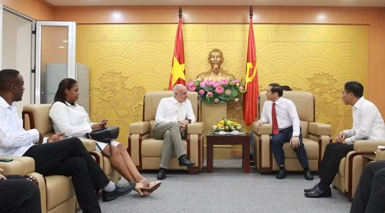 En la recepción. (Fotografía: dangcongsan.vn) 