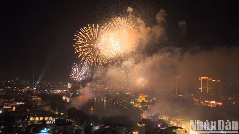 Brillantes fuegos artificiales.