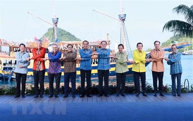 El primer ministro Pham Minh Chinh y los líderes de los países de la Asean. (Foto: VNA) El primer ministro Pham Minh Chinh y los líderes de los países de la Asean. (Foto: VNA)