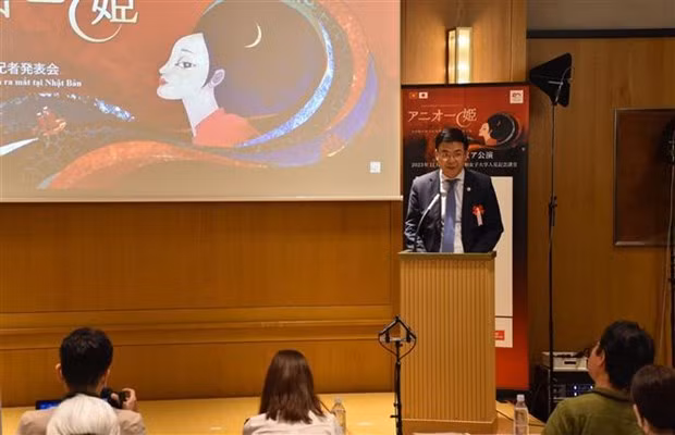 El embajador de Vietnam en Japón, Pham Quang Hieu, habla en la rueda de prensa (Foto:VNA)