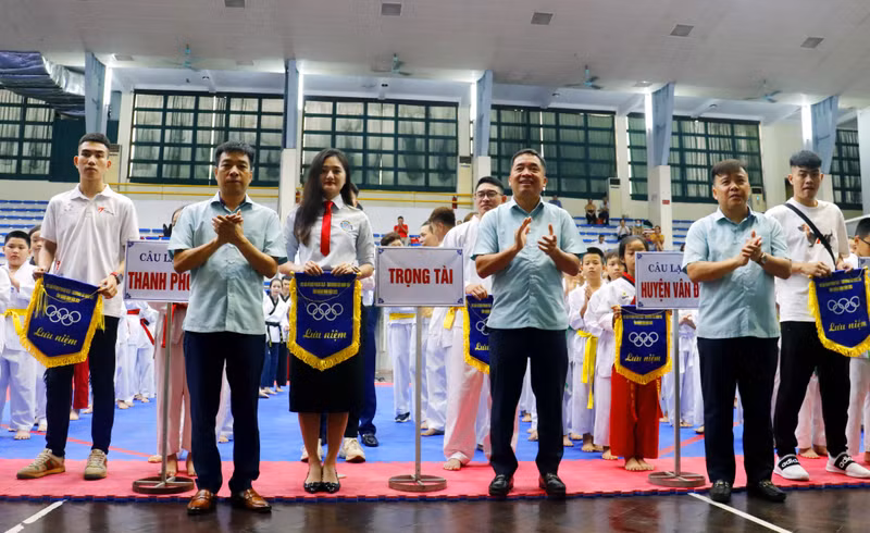 En la ceremonia de apertura (Foto: baoquangninh.vn)