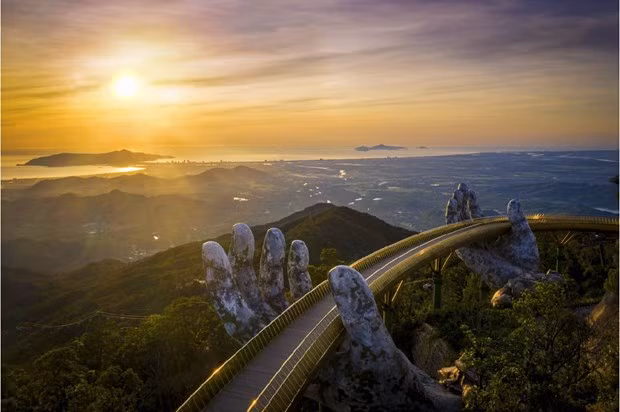 El Puente Dorado en Da Nang