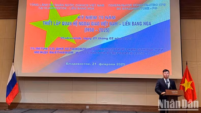 El Consulado General de Vietnam en Vladivostok, Rusia, celebra una ceremonia para conmemorar el 75 aniversario de los vínculos diplomáticos bilaterales (Foto: Nhan Dan)