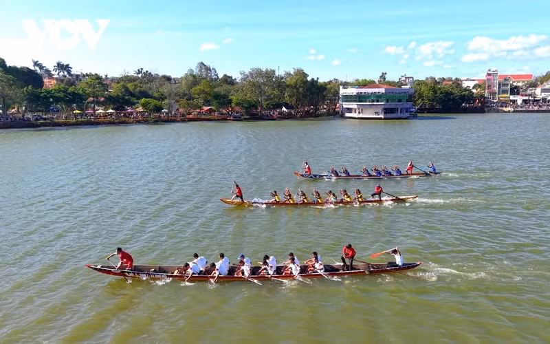 Es la trigésima edición del torneo, que se celebra en un lago artificial rodeado de montañas y ríos.