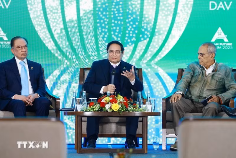 El primer ministro vietnamita, Pham Minh Chinh, habla en el evento. (Foto: VNA)