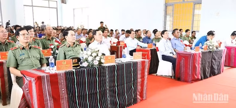 Celebran en Dak Lak Festival de Salvaguardia de Seguridad nacional de todo el pueblo 2023 ảnh 1 Celebran en Dak Lak Festival de Salvaguardia de Seguridad nacional de todo el pueblo 2023 ảnh 1