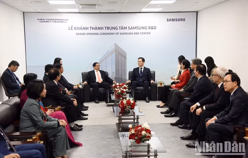 El jefe del Gobierno vietnamita y Lee Jae Yong, presidente de Samsung Electronics.