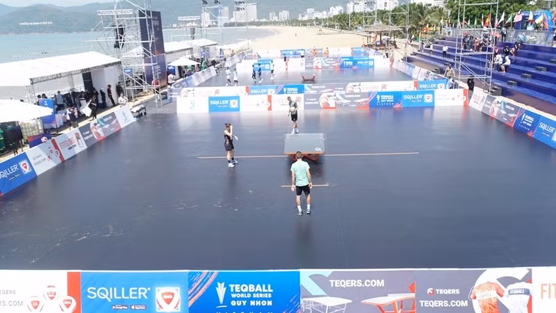El Torneo Internacional de Teqball 2024 se lleva a cabo en la ciudad de Quy Nhon.