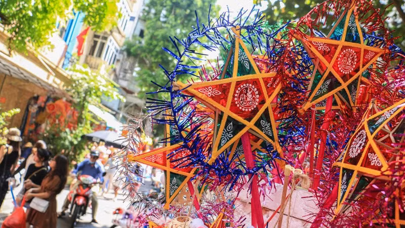 [Foto] Calle Hang Ma rebosa de juguetes tradicionales por el Festival del Medio Otoño
