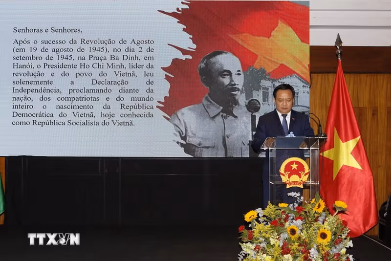 El embajador de Vietnam en Brasil, Bui Van Nghi, habla en el evento. (Foto: Embajada de Vietnam en Brasil)