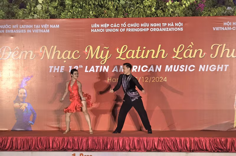 Noche de música latina propicia amistad entre Vietnam y países hispanohablantes