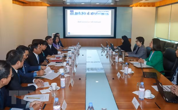 Vietnam y Singapur por promover cooperación en auditoría