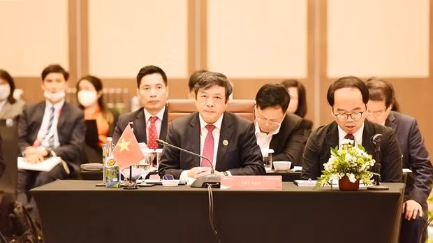 El viceministro vietnamita de Cultura, Deporte y Turismo, Doan Van Viet, en la reunión (Fotografía: Centro de Informaciones Turísticas)