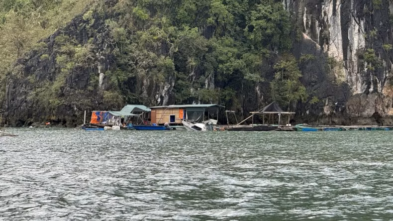 Actividades de búsqueda en las islas del distrito de Van Don, provincia de Quang Ninh.