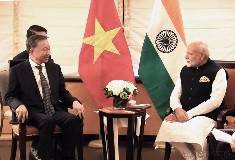 En el marco de su asistencia a la 79 Asamblea General de las Naciones Unidas y de su visita de trabajo en Estados Unidos, el secretario general del Partido Comunista y presidente de Vietnam, To Lam, dialogó el 23 de septiembre de 2024 con el primer ministro de la India, Narendra Modi.