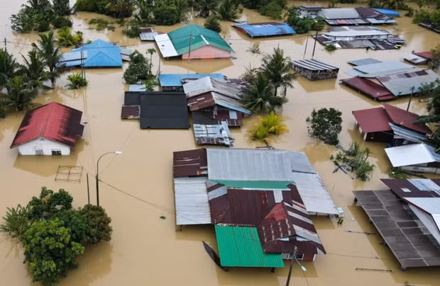 Inundaciones tras lluvias torrenciales en Malasia (Foto: AFP/VNA)