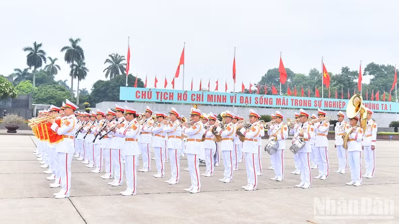 La banda de música militar en el acto protocolar.