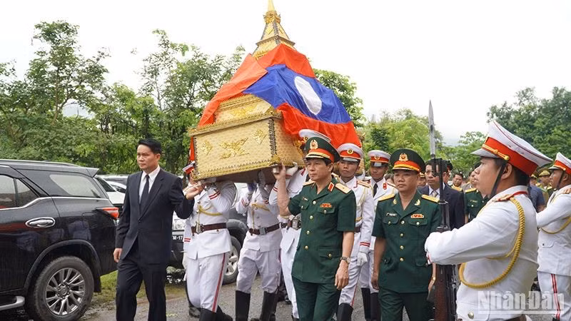 La repatriación de los restos de soldados y expertos vietnamitas caídos en Laos (Foto: Nhan Dan)