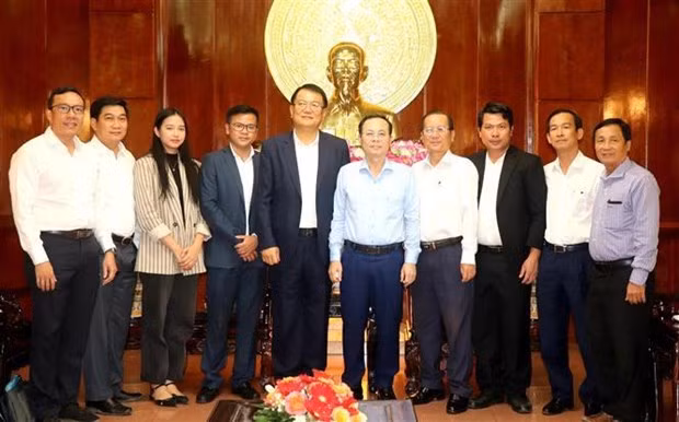 Representantes de Can Tho y SK Energy de Corea del Sur (Foto:VNA)