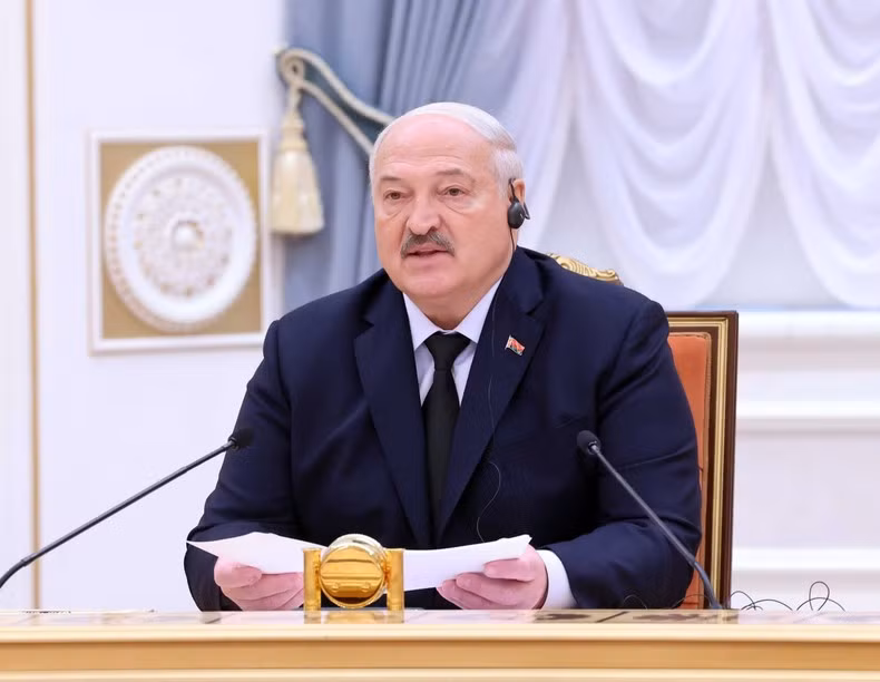 El presidente bielorruso, Aleksandr Lukashenko, habla en la reunión. (Foto: VNA)