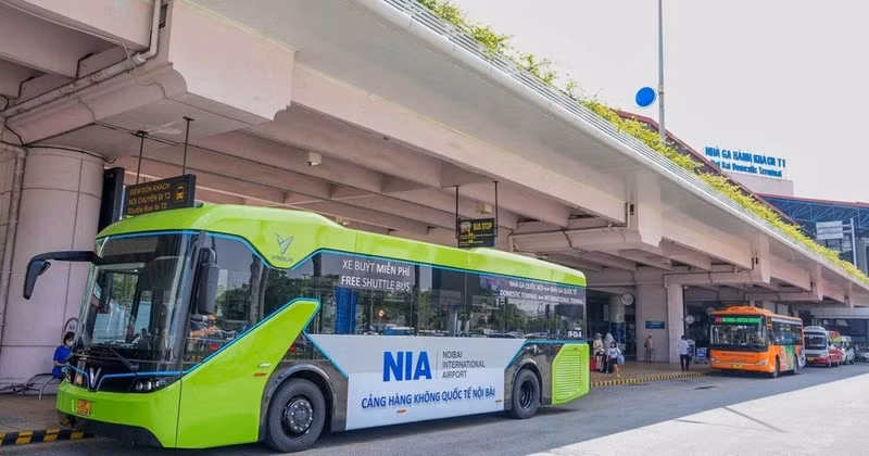 Los autobuses en el aeropuerto internacional de Noi Bai. (Fotografía: VNA)