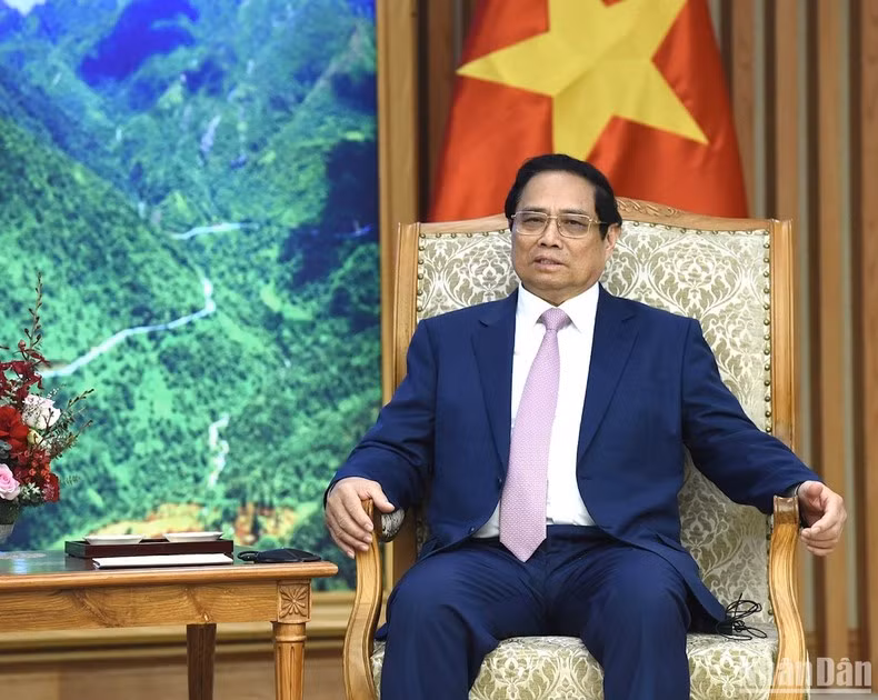 El premier vietnamita da palabras. El premier vietnamita da palabras.