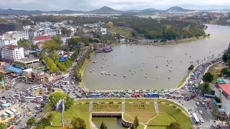 La ciudad de Da Lat vista desde arriba. (Fotografía: Nhan Dan)