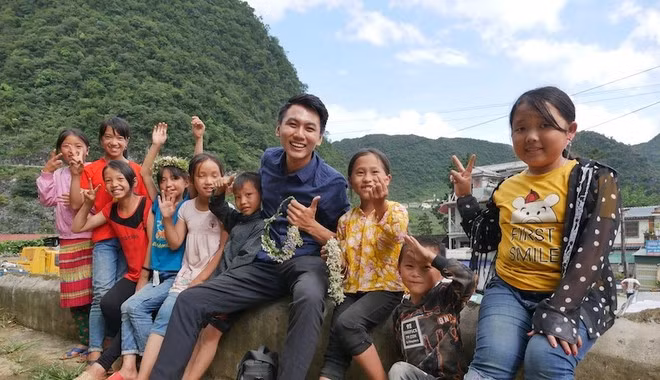 Khoai Lang Thang y niños en zonas remotas.