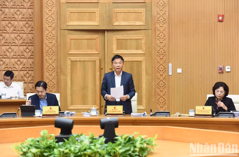 El ministro de Justicia, Le Thanh Long.