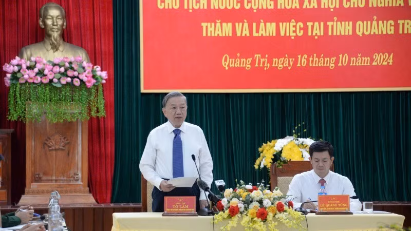 El secretario general del Partido Comunista de Vietnam y presidente del país, To Lam, habla en la reunión. (Fotografía: Nhan Dan)